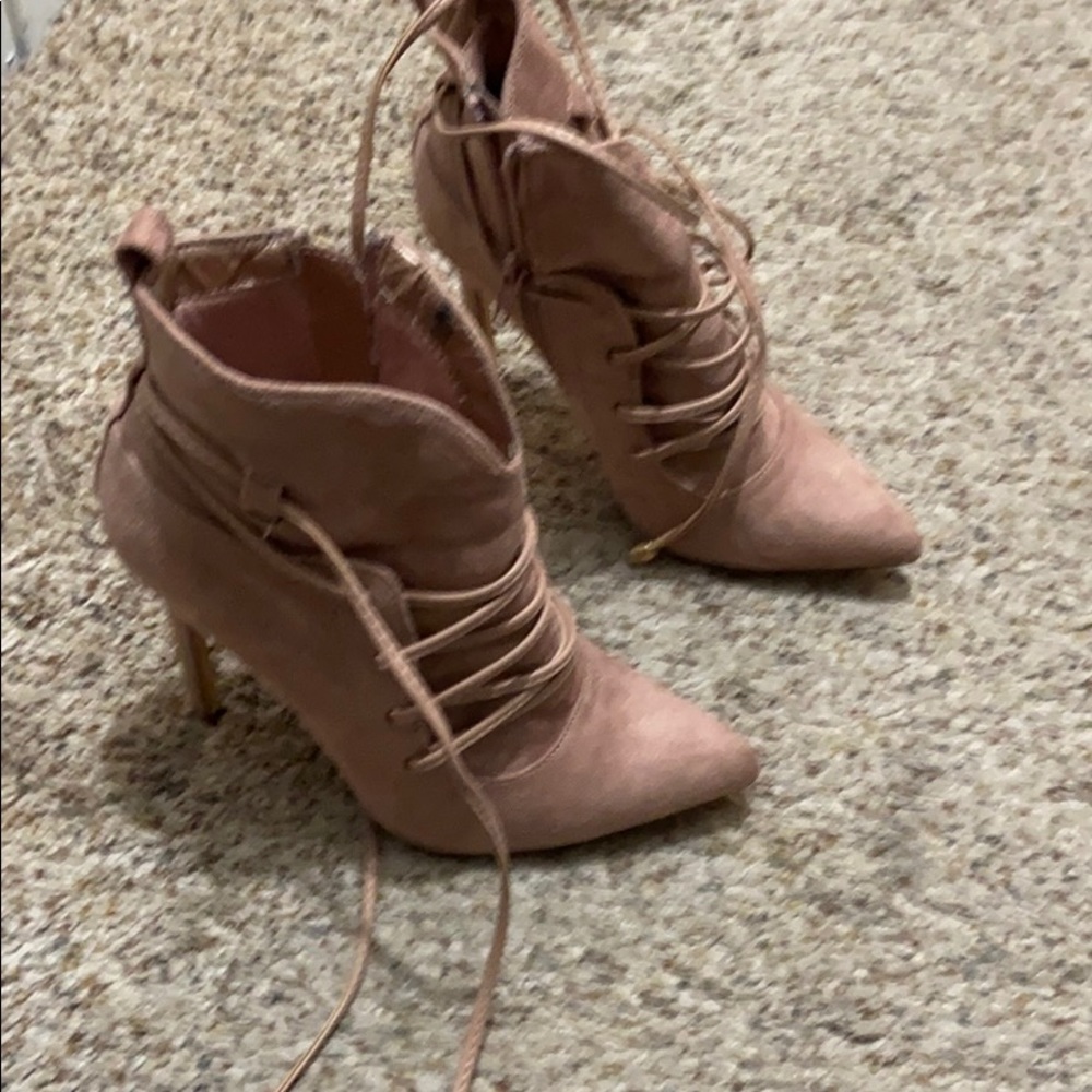 Women heel shoes